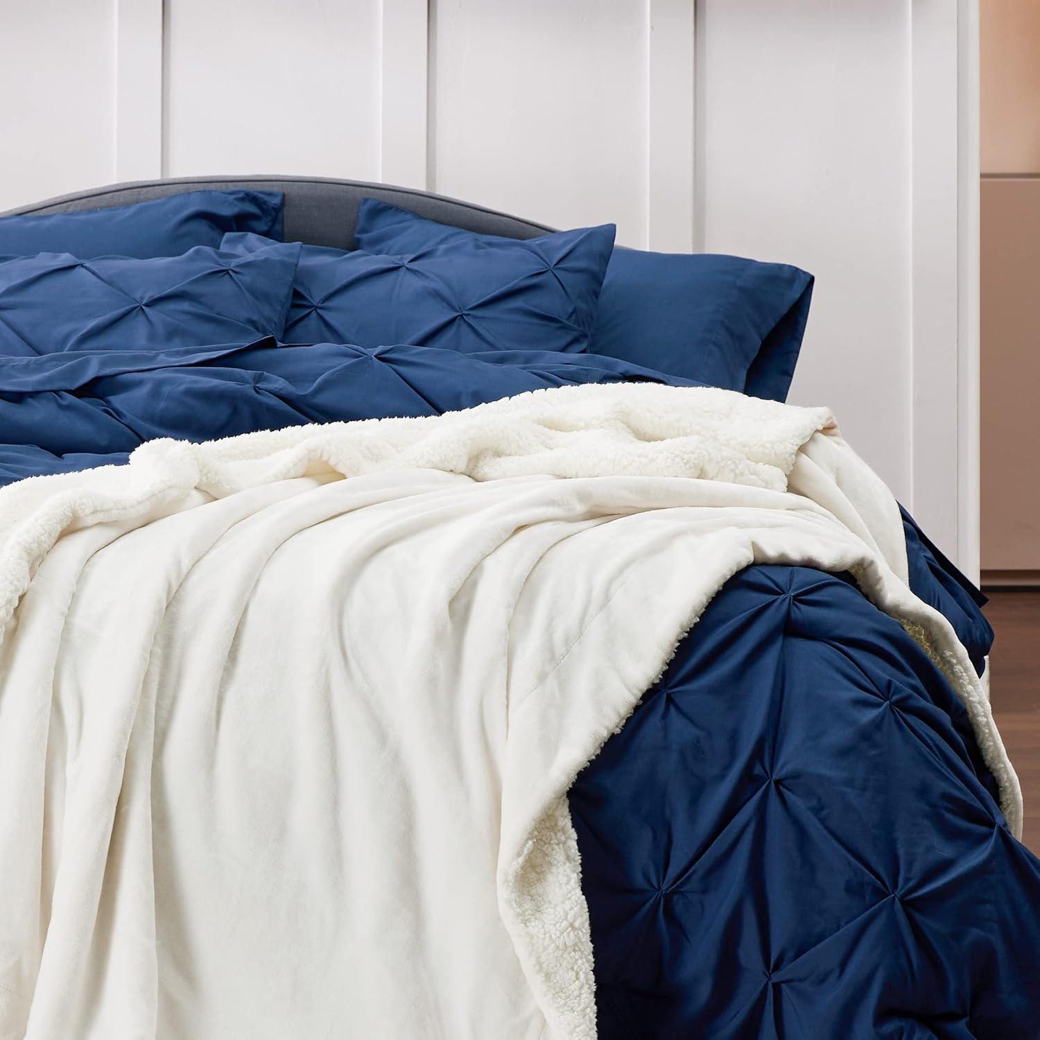 Soft Sherpa Fleece Throw Blanket